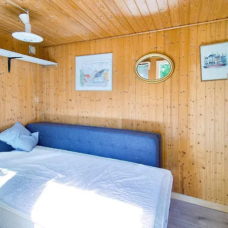 5 Person In Graested-by Traum Græsted