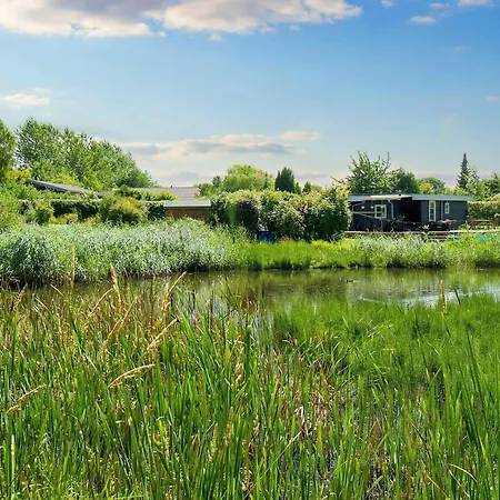 5 Person In Graested-by Traum *