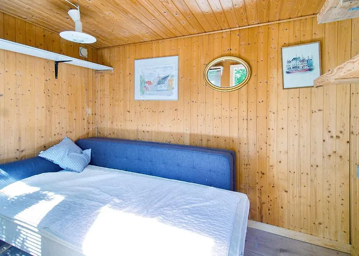5 Person In Graested-by Traum Graested